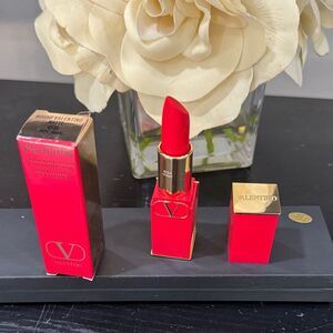 Valentino Rosso Lipstick shade 403A Fierce Orange Red Matte-Discontinued